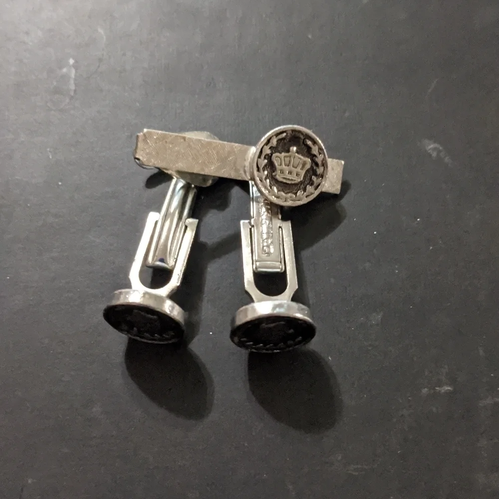 Silver Tone Black Crown Pattern Cuff Links and Tie Clip Set